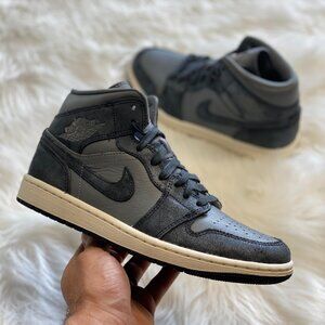 Nike Air Jordan 1 Mid Womens Sportswear Shoes Gray FJ3448-001 VNDS Size 8